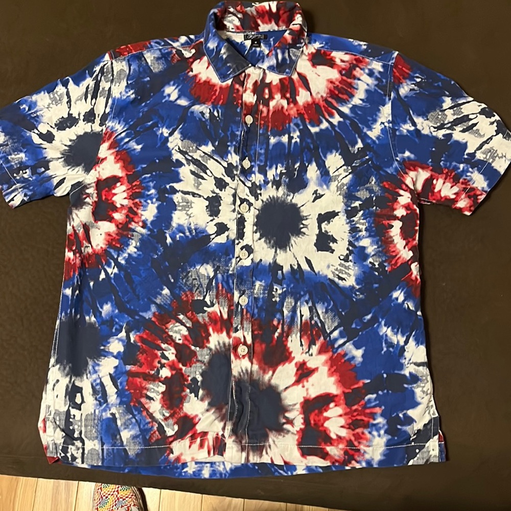 City streets tie dye print button down size medium